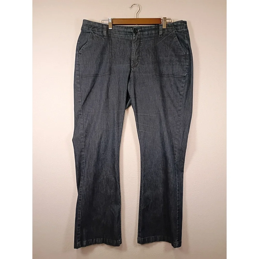 Classic Riders by Lee Womens 18 M Dark Wash Indigo Stretch Straight Leg Pants